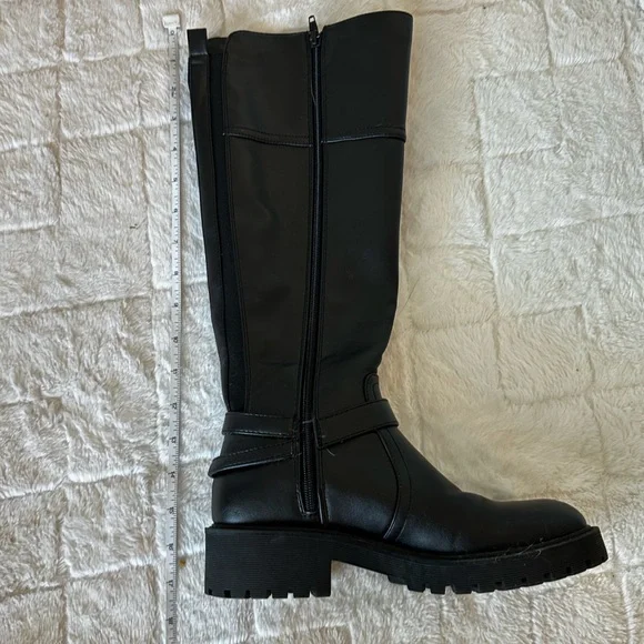 EUC Guess knee high black leather boots - Picture 6 of 7
